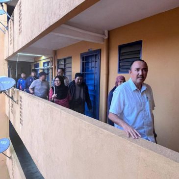 Asnaf Terima Rumah PPR Hasil Kerjasama Exco Perumahan Johor & MAINJ
