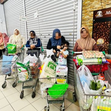 Santuni 50 orang asnaf daerah Kluang
