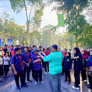 Program Gotong-Royong Perdana Pembersihan Tanah Perkuburan