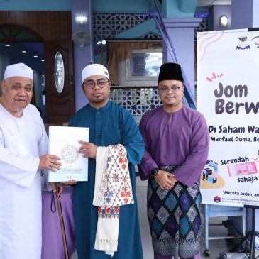 “Sentuhan Hati Sebelum Jumaat” Santuni Jemaah di Masjid Al-Falah