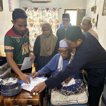 MAINJ TERIMA AMANAH WAKAF TAPAK PERKUBURAN ISLAM DAN KEBAJIKAN AM SEDENAK, KULAI